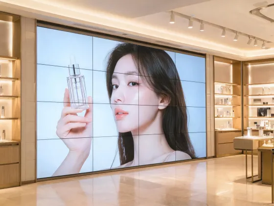 Retail digital signage wall